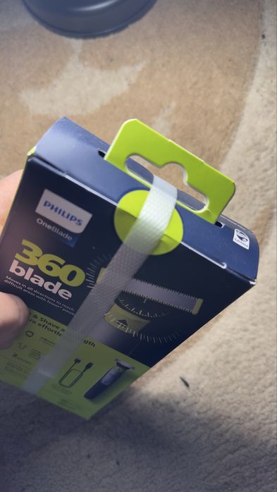 Nou Aparat de ras Philips OneBlade 360 QP2834/23