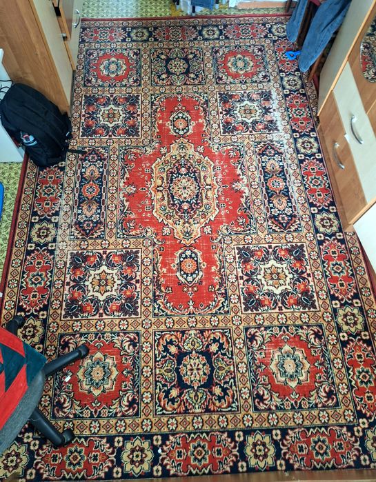 Продаётся ковёр  2×3м