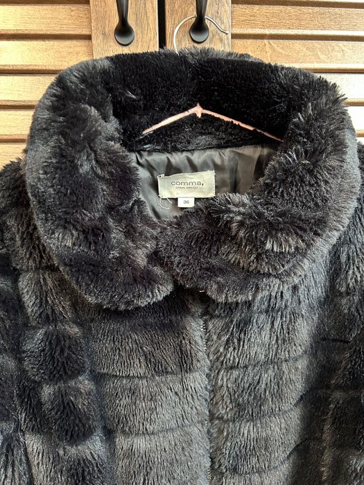 Късо палто с косъм Comma