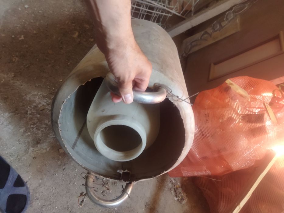 Продам бачок хромированный два бочка