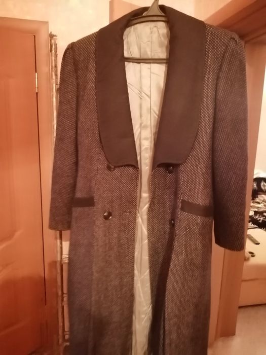 Продам пальто драповое