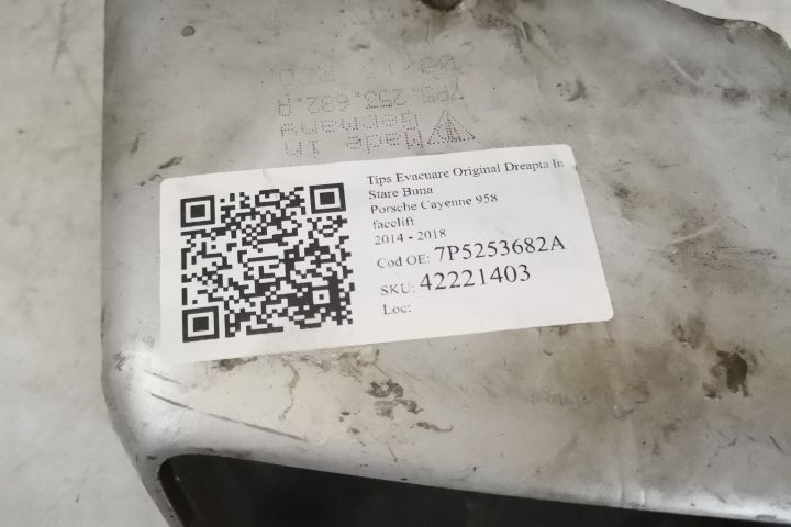 Оригинален десен изпускателен накрайник в добро състояние Порше Каен /