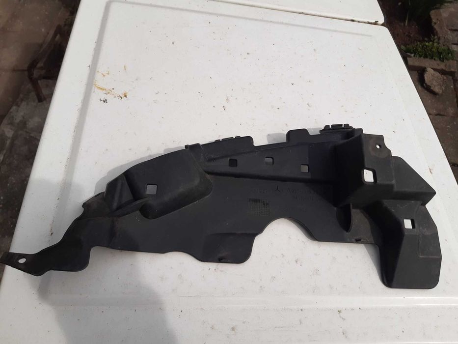 Ляв държач към дифузьор за задна броня за Мерцедес С класа W205