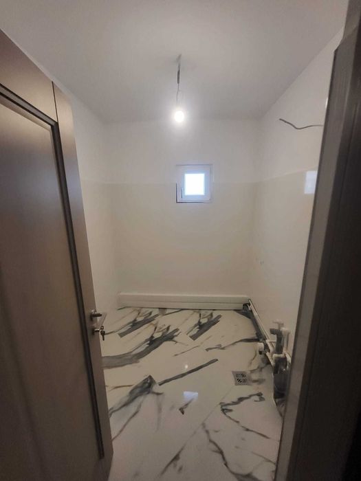 3 camere decomandat Mioritei