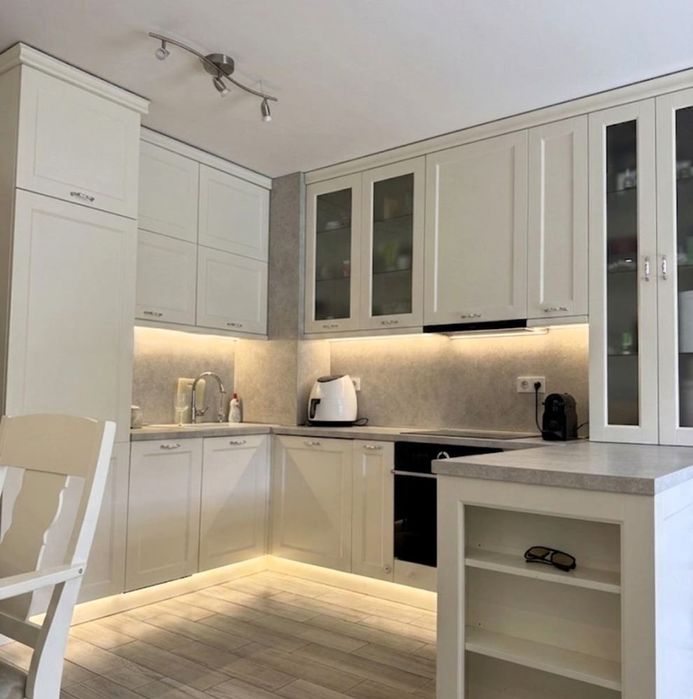 Продава се Тристаен апартамент в София, Витоша - 104 кв.м за 3164 €/кв.м - Снимка #2