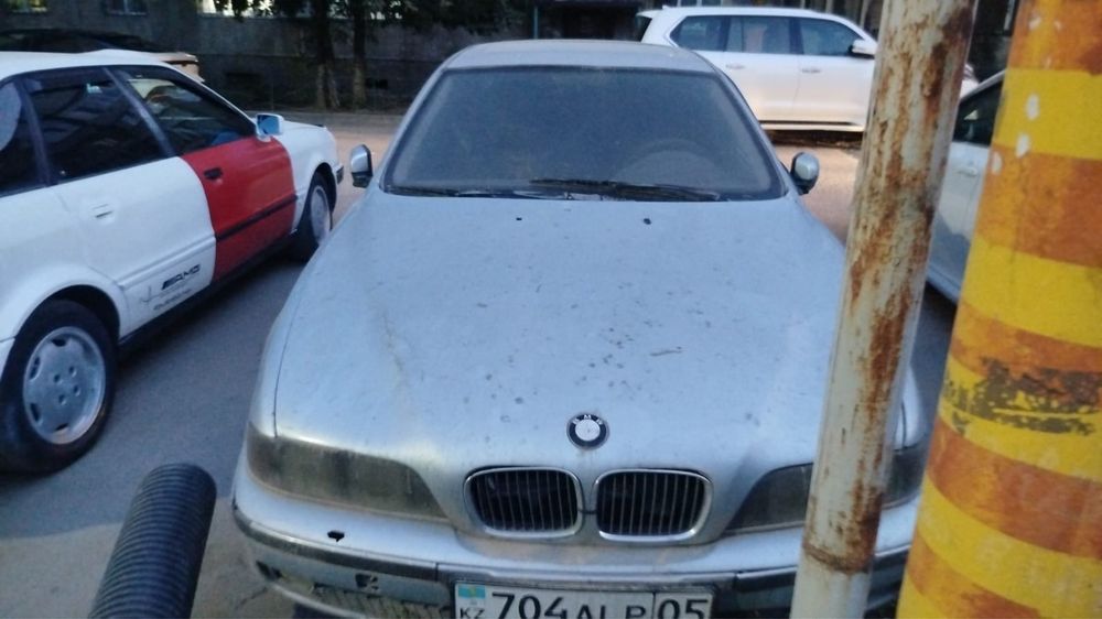 Срочно продам машину