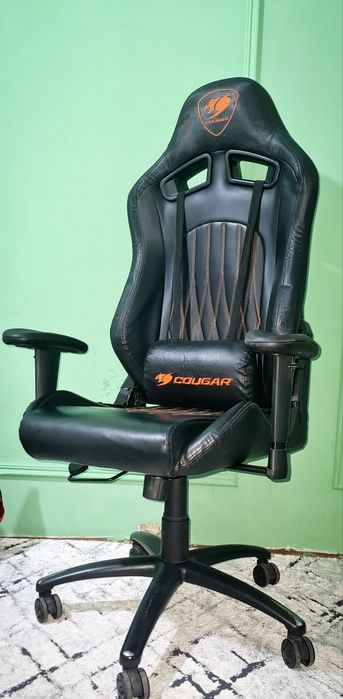 Креслло CAUGAR gaming