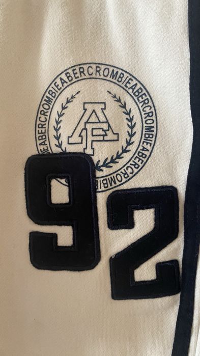 Abercrombie & Fitch бял спортен панталон
