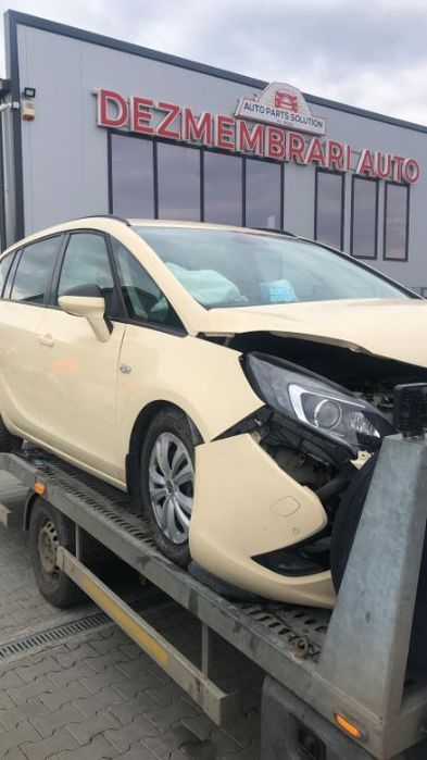 Dezmembram Opel Zafira C 1.6 CDTI an fabr 2014