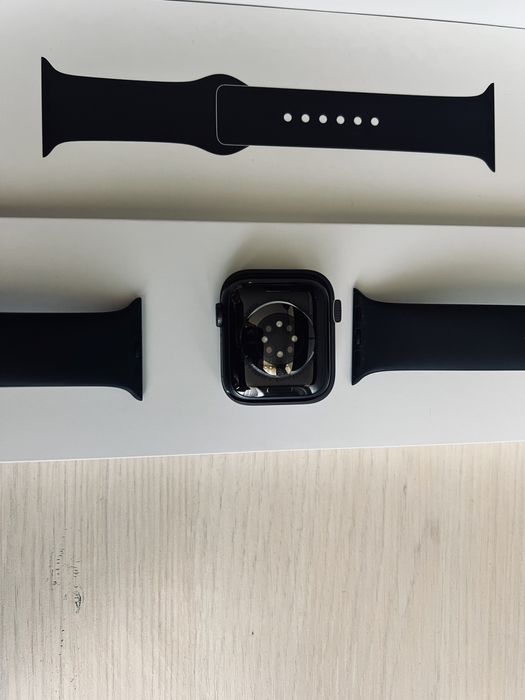 Продам Apple Watch 6 40mm