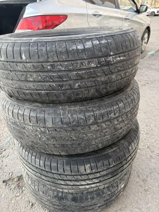 Продам комплект шин