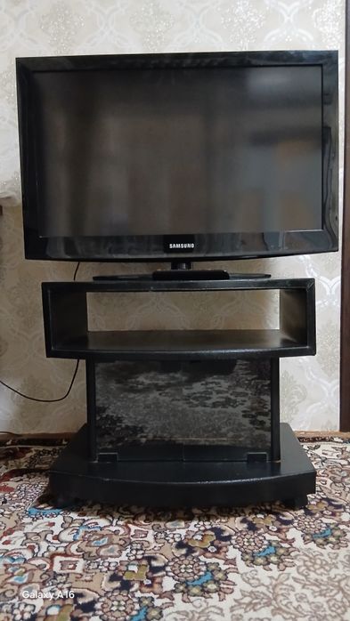 Hammasi birga pastavkasi bilan televizor