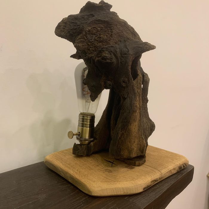 Veioza handmade din lemn natural