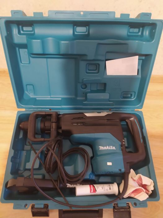 Перфоратор Makita HR5202C