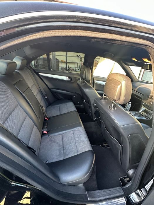 Vând Mercedes Benz C W204-2.2cdi