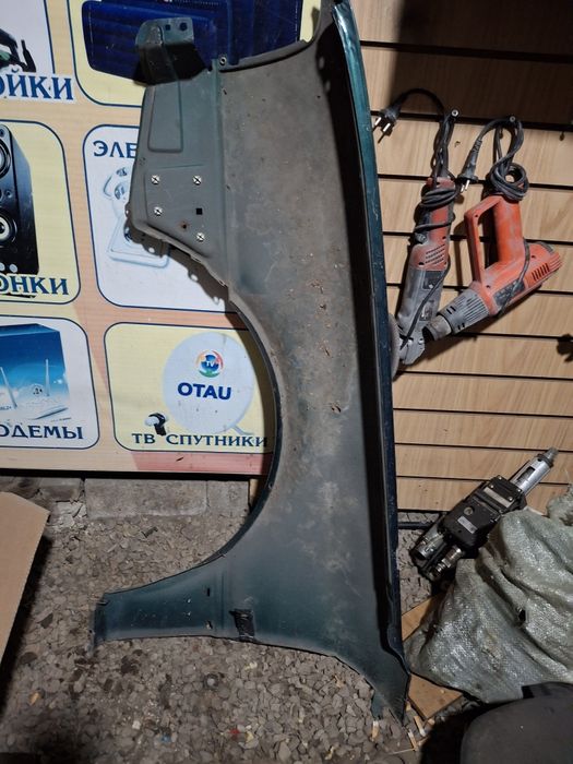 Крыло на ауди 80 б4