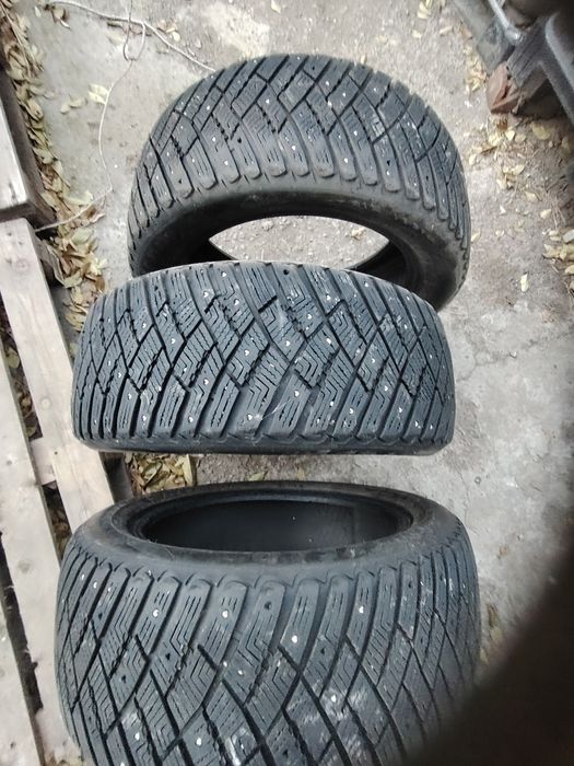 Продам шины зимние 215/55 /17