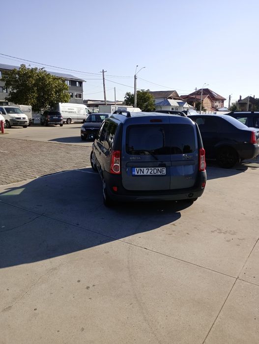 De vânzare 2 dacii Logan
