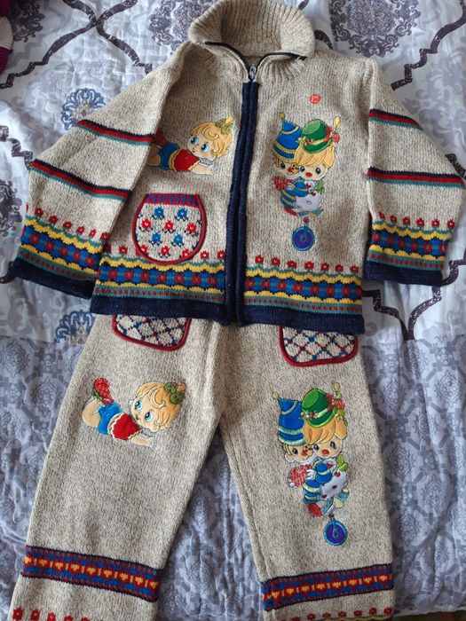 Костюм  на девочку 4-5лет