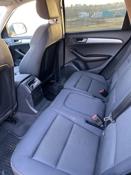 Audi q 5 quatro  propietar Scimb cu Renault Trafic 6 locuri!