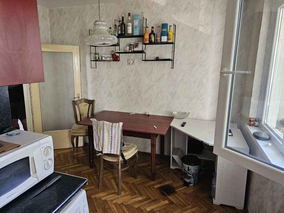 Тристаен апартамент под наем