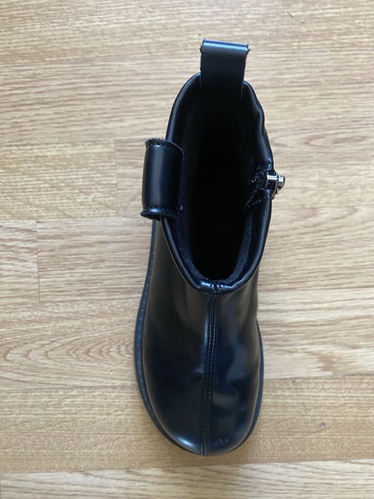 Продам ботинки на девочку