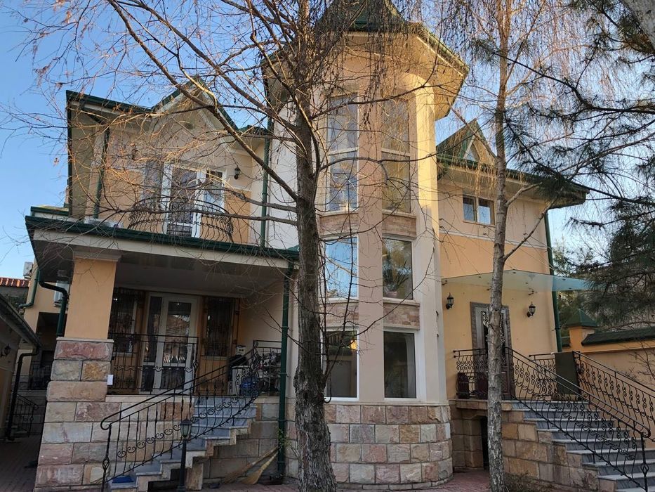 Продаётся Дом в Аренду Мирзо Улугбекский р-н (Никитина)