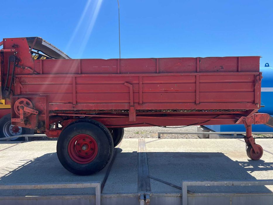 Mig de gunoi / Remorcă împrăștiat gunoi – 3-4 tone, frâna pe ax