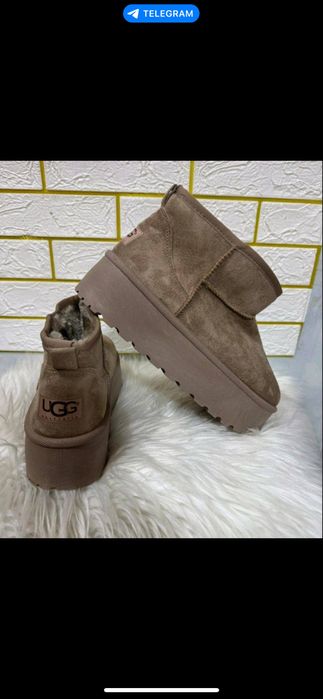Ghete ugg maro si negru