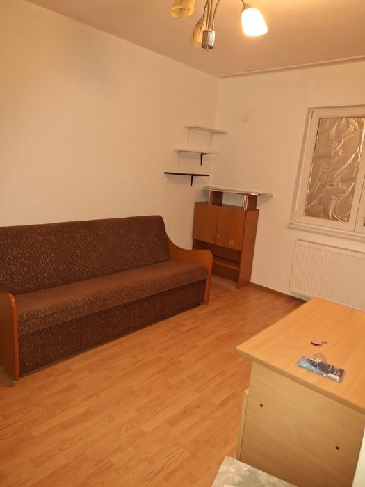 Garsoniera zona Auchan Titan