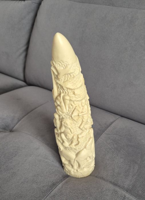 Гравирана статуетка от алабастър