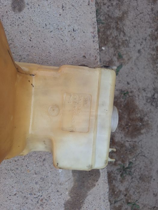 Бачок стекло омывателя Ауди.