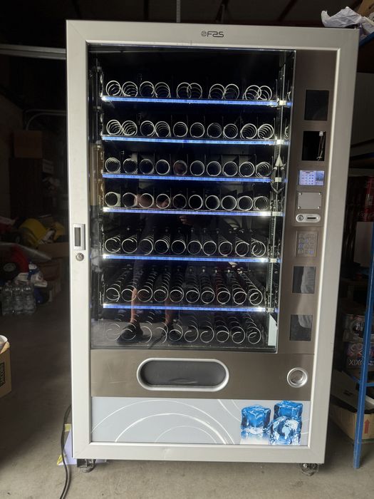 Vand  automat vending sucuri fas 1050 generatie noua cu garantie