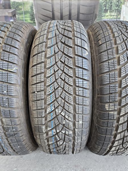 215/65/17 GOODYEAR 4бр