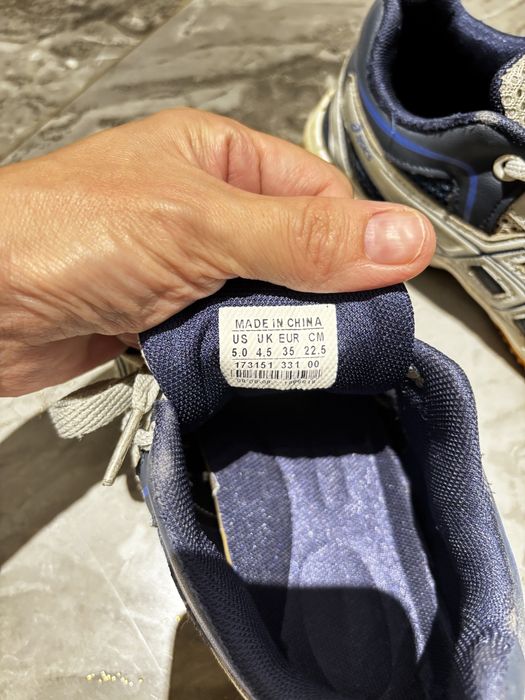 Продам Кроссовки 35рр