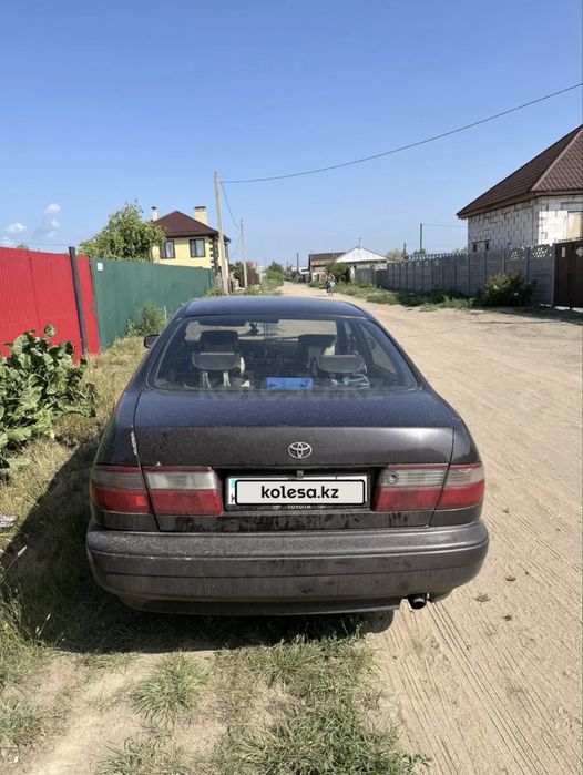 Продам срочно Toyota Carina E