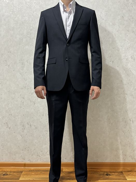 Костюм (тройка) + белая рубашка