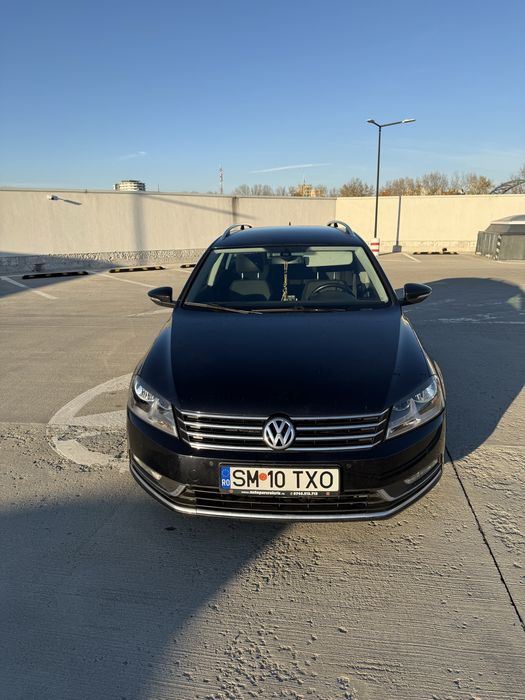 VOLKSWAGEN Passat 2011