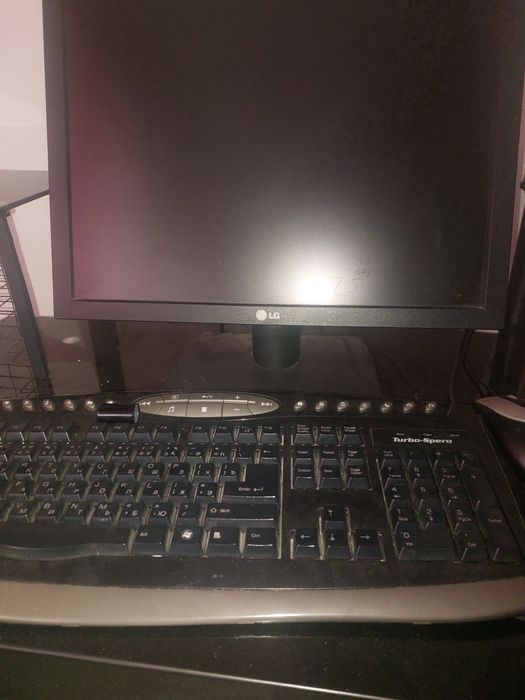 Продам комп в комплекте игры есть срочно