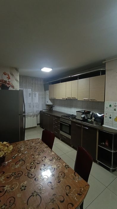 Închiriez apartament două camere zona Lama
