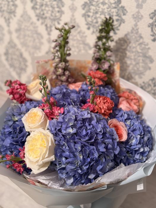 Продам букет срочно. Свежий