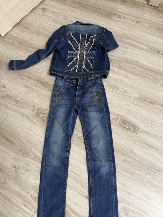 Джинсовый костюм на девочку 6-7лет (двойка)