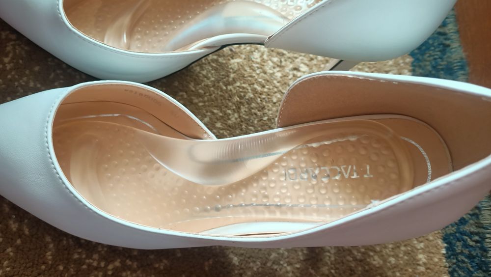 Белые туфельки, туфли