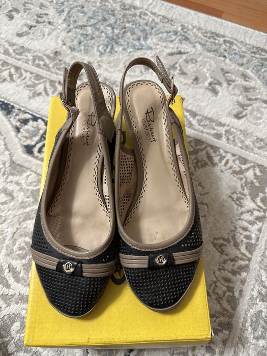 Продам босоножки