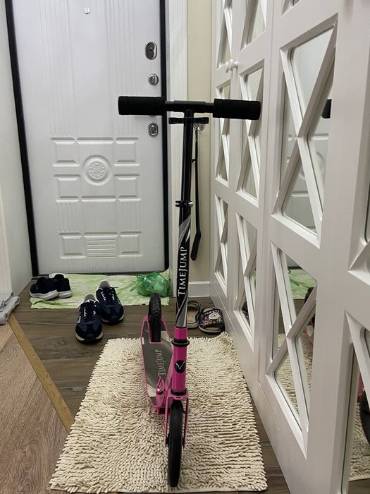 Самокат розовый