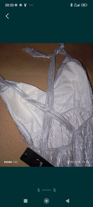 Rochie nouă lungă argintie  cu spate gol măr L