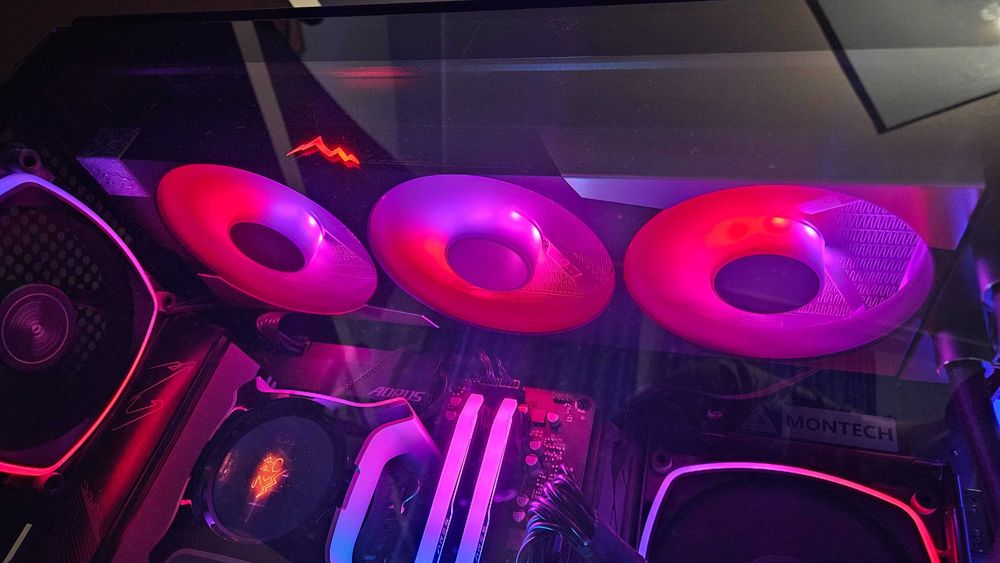 Cooler lichid AIO Segotep 360mm RGB cu ecran LCD