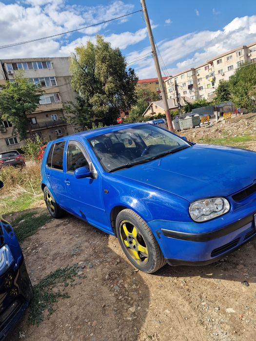Vand golf 4 1.9 Axr 101Hp/se prezinta bine mecanic/estetic 7/10/