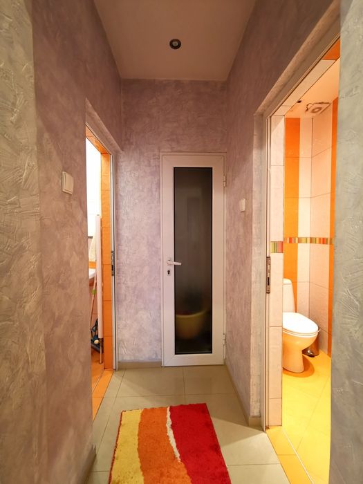 Етаж от къща , с двор и гараж в село Първомайци