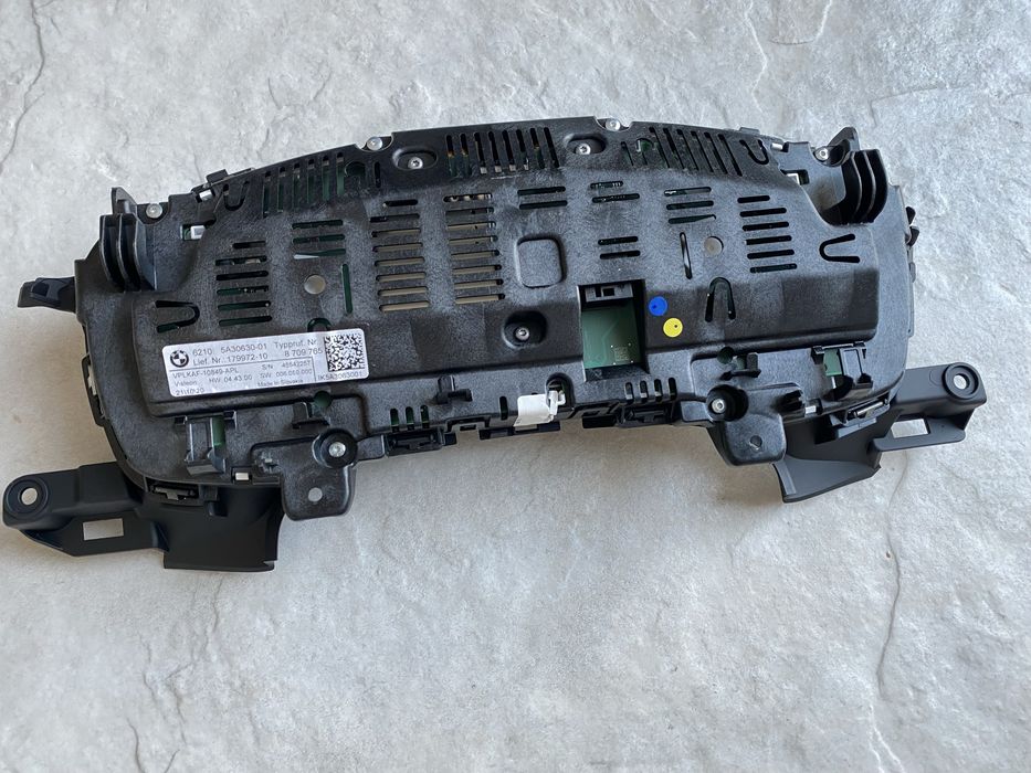 BMW 4 series G22 дигитален дисплей навигация километраж табло